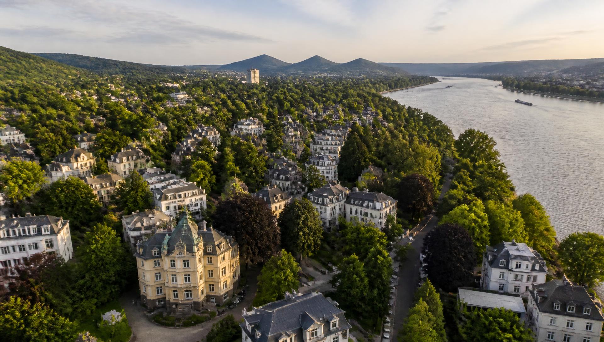 Luftaufnahme von Bonn — Bad Godesberg am Rhein